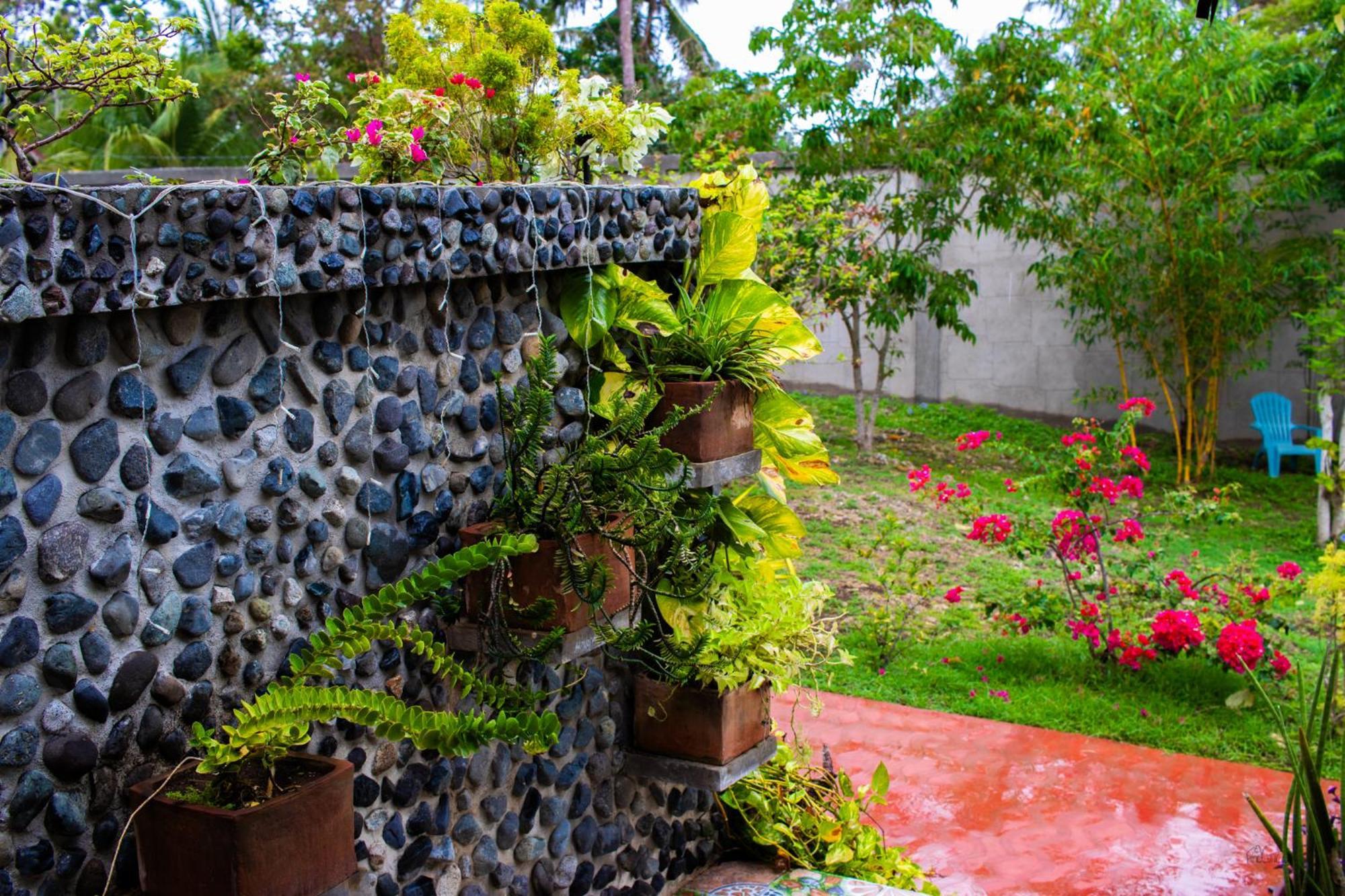 Rhenmart-Inn Siquijor Exterior photo
